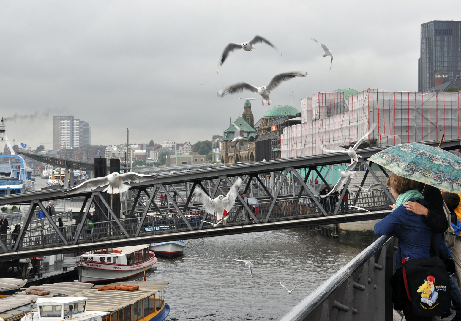  Hamburg  im Regen  Foto Bild deutschland europe 