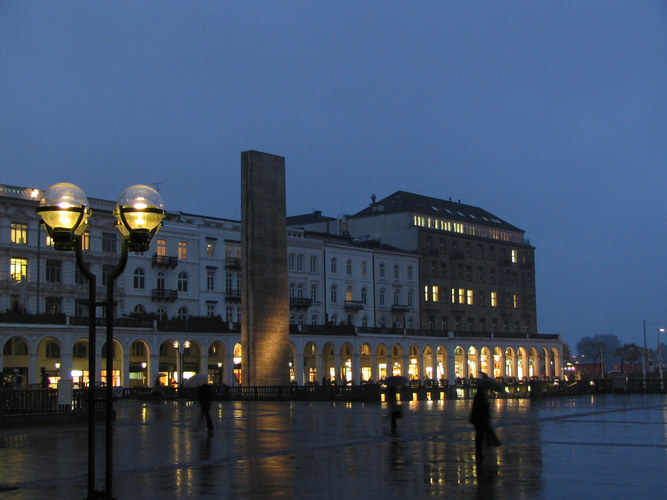 Hamburg im Regen - Alsterarkaden