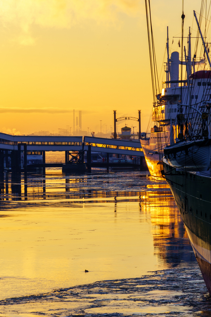 Hamburg im Sonnenaufgang