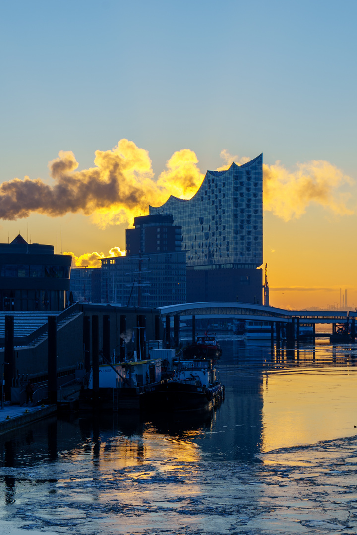 Hamburg im Sonnenaufgang