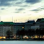 Hamburg Impressionen -  die Binnenalster, der Michel schaut zu ..........