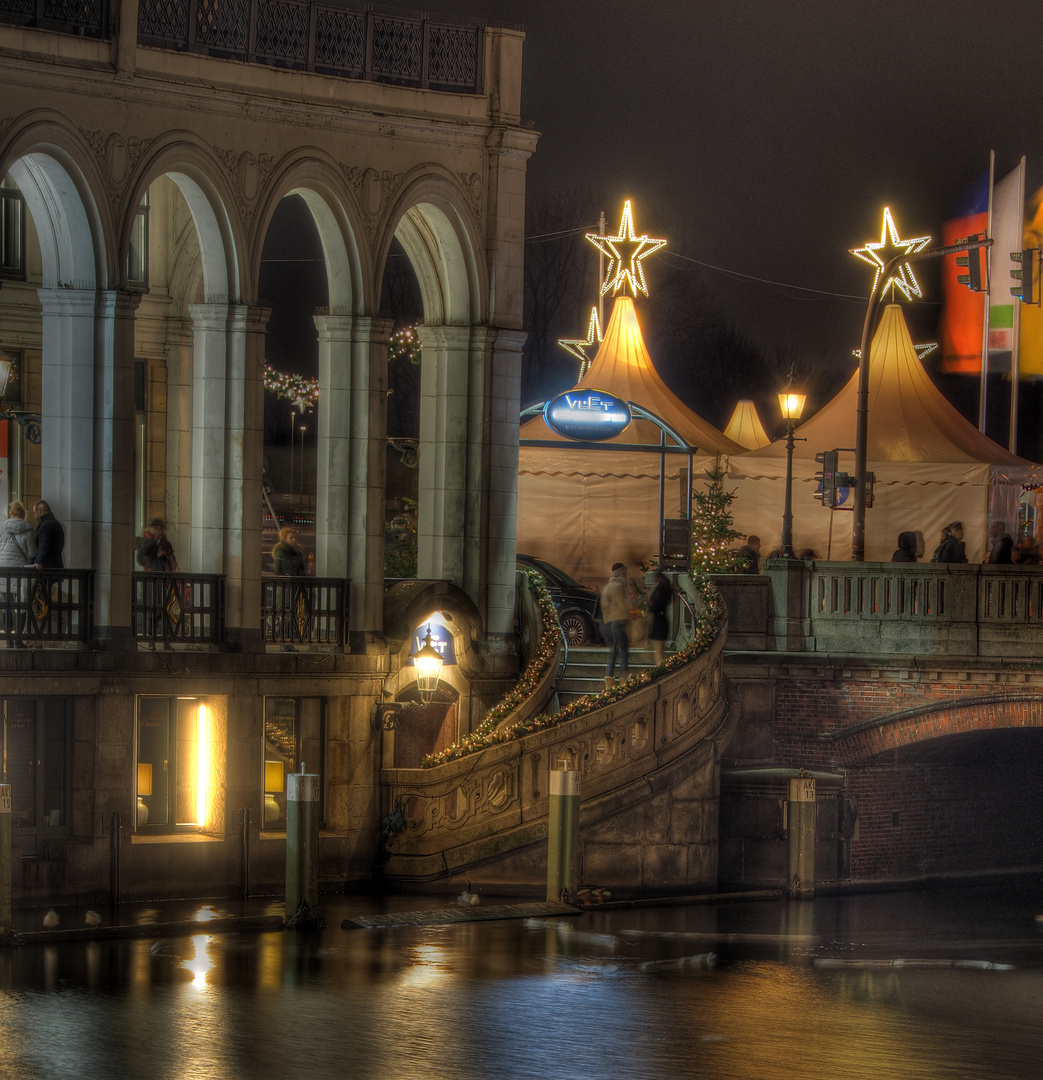 Hamburg in der Vorweihnachtszeit - Alsterarkaden und Reesendammbrücke