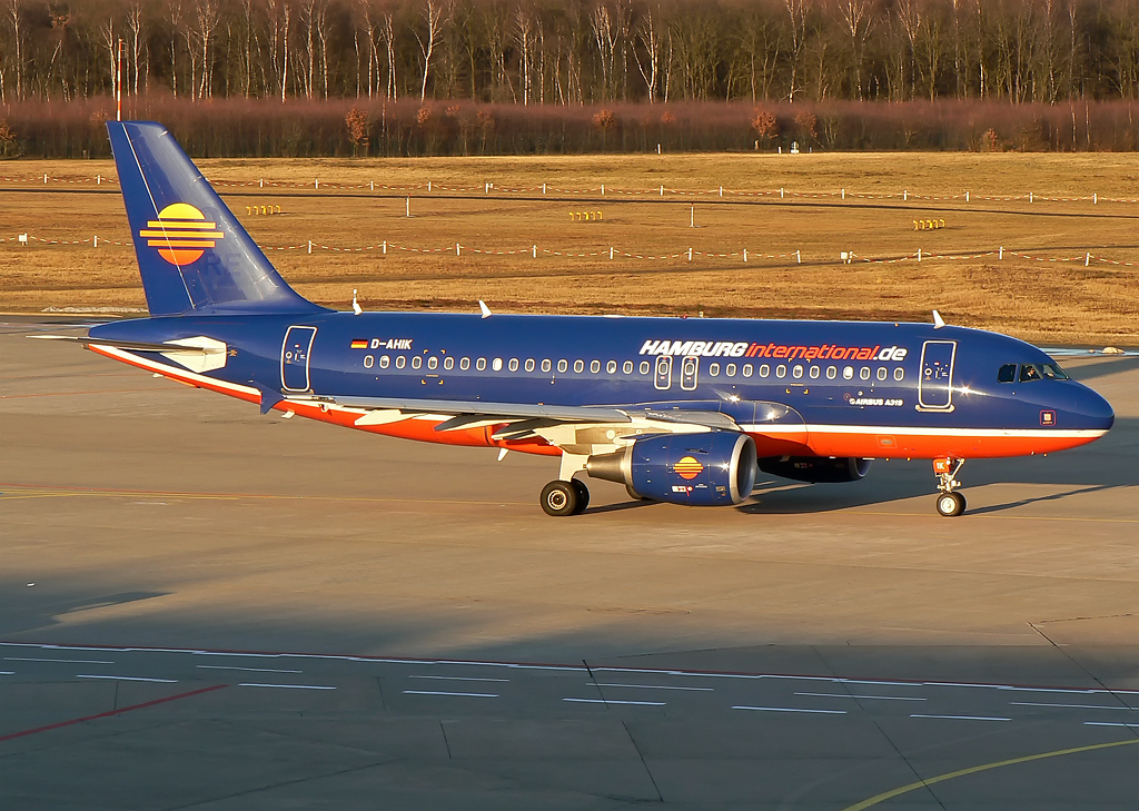 Hamburg International Airbus A319-112 D-AHIK