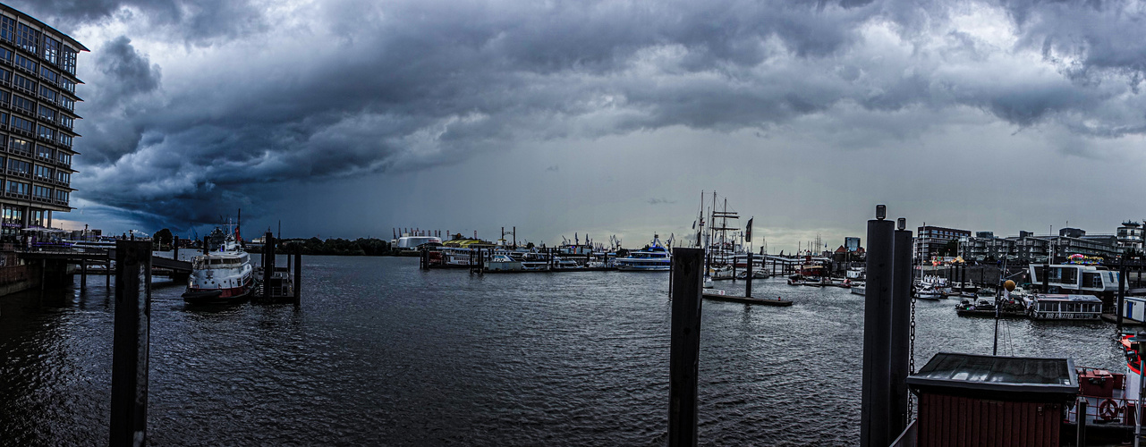 Hamburg-Kehrwieder: 5 vor gewitter