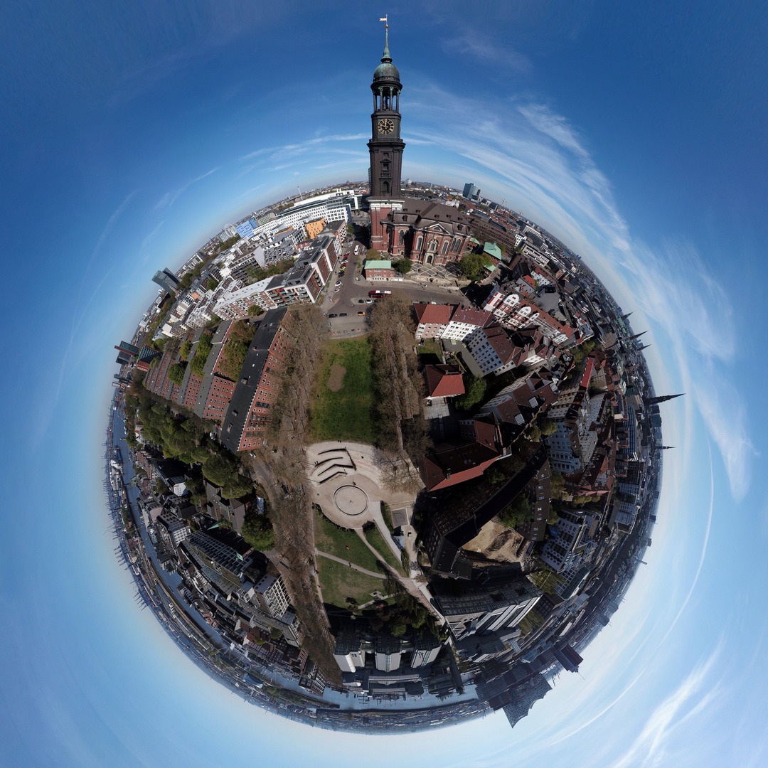 Hamburg - Kirche St. Michaelis (Michel) - Little Planet