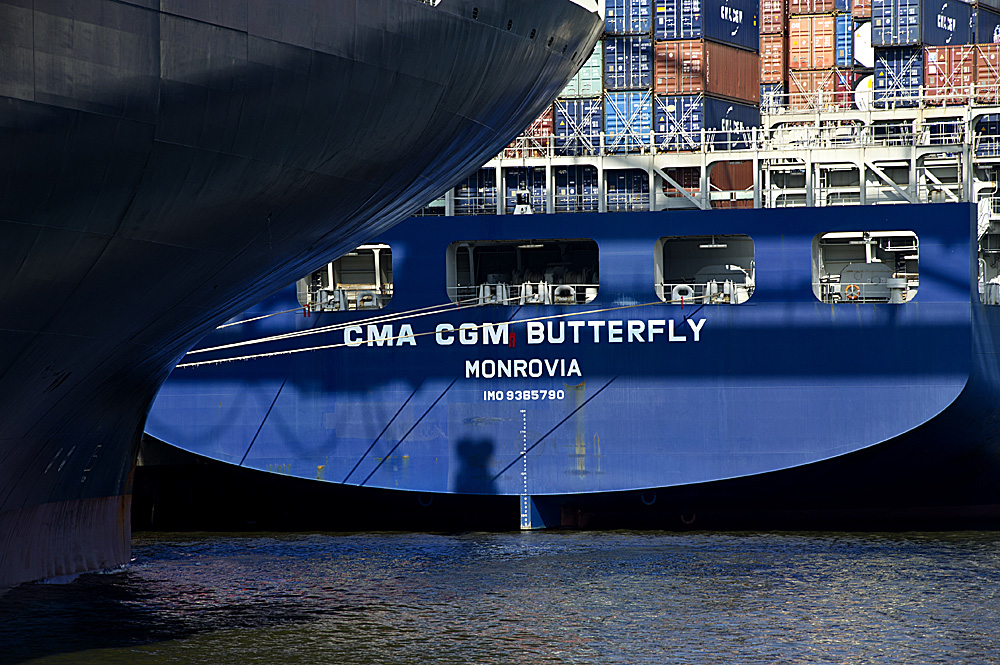 Hamburg - Kontainerschiff