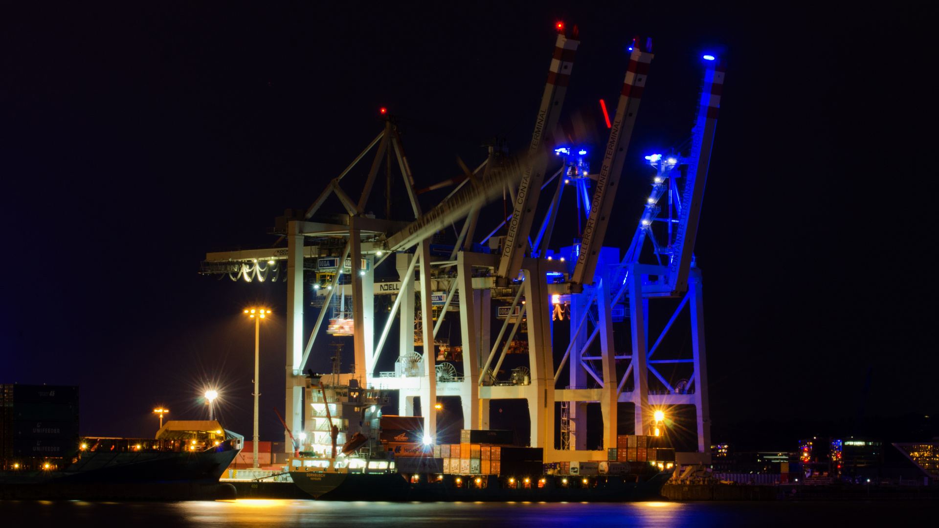 Hamburg, Kräne beim Blue Port