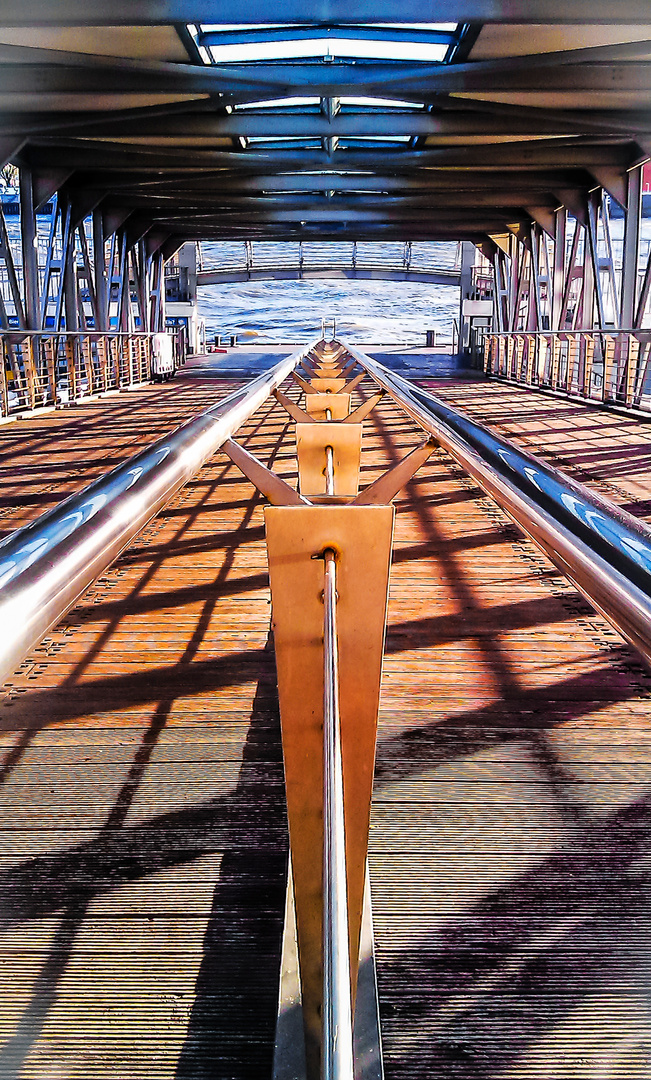 Hamburg-Landungsbrücke