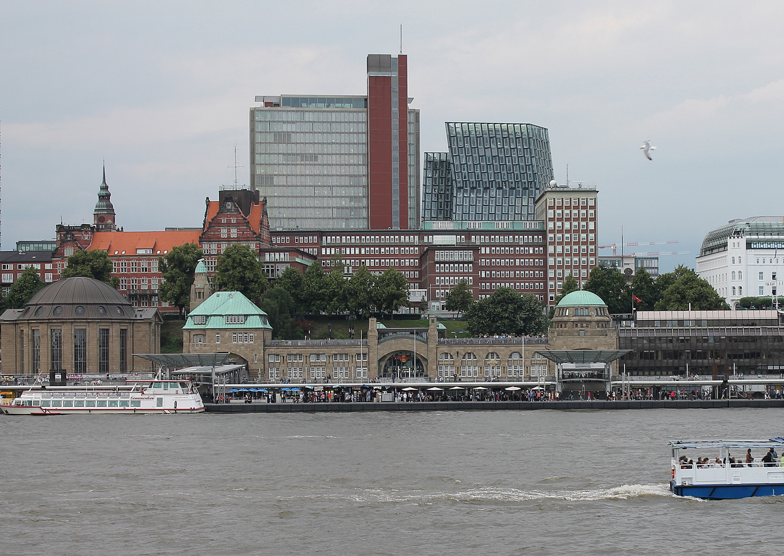 Hamburg Landungsbrücken 06/2019