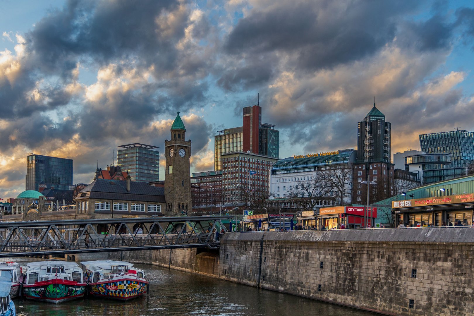 Hamburg - Landungsbrücken