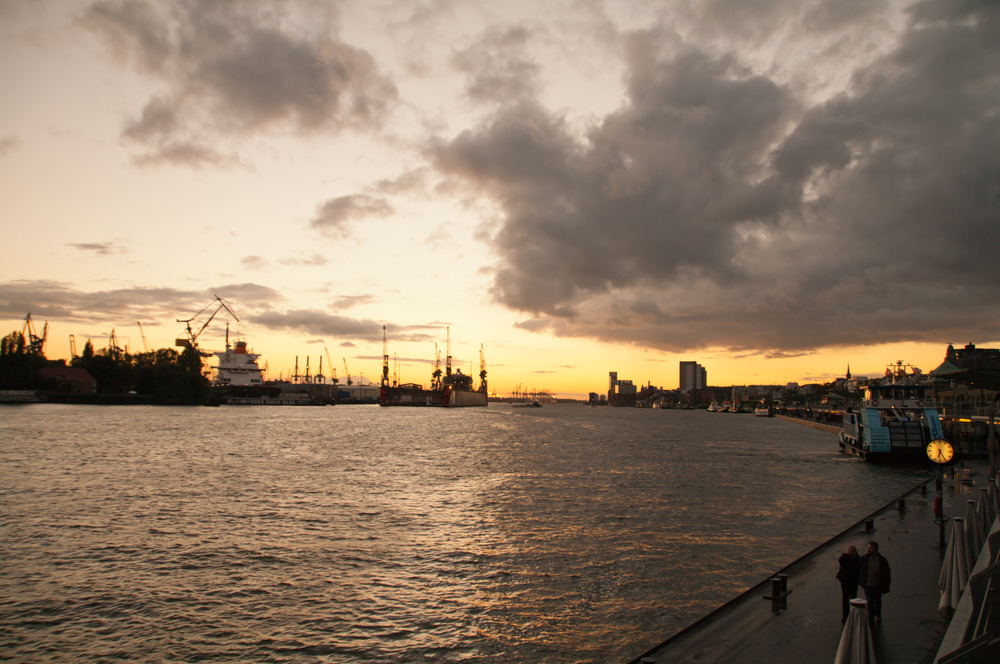 Hamburg Landungsbrücken...