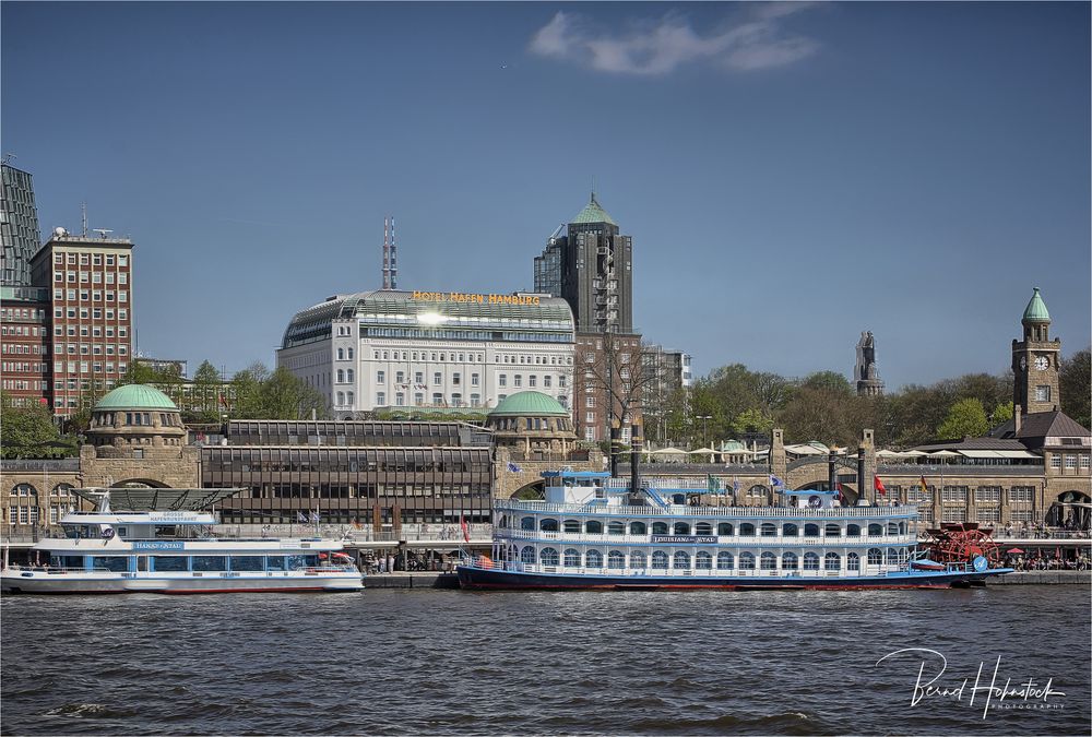 Hamburg .... Landungsbrücken