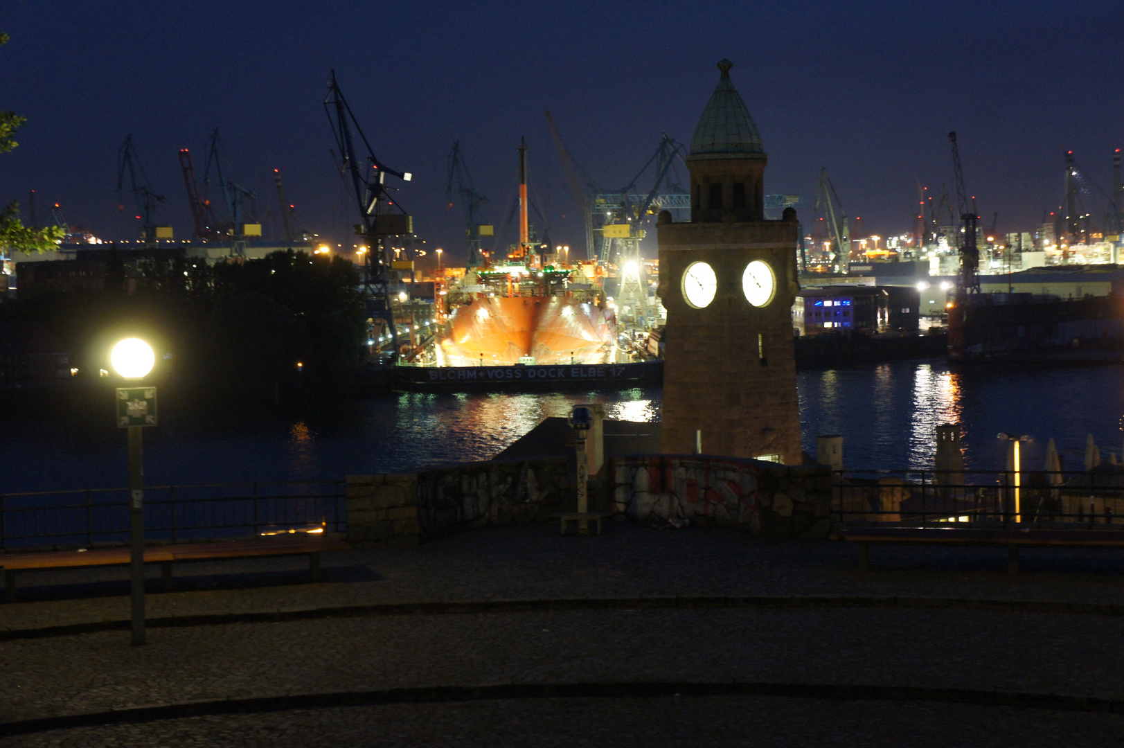 Hamburg Landungsbrücken (Nacht)