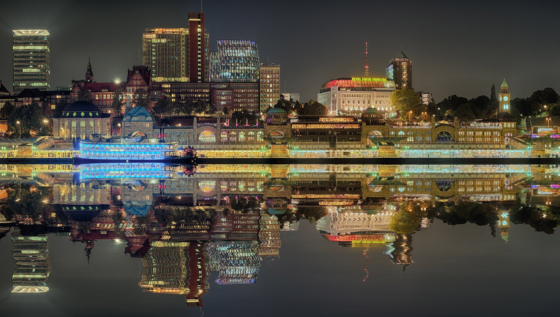 Hamburg Landungsbrücken Nacht