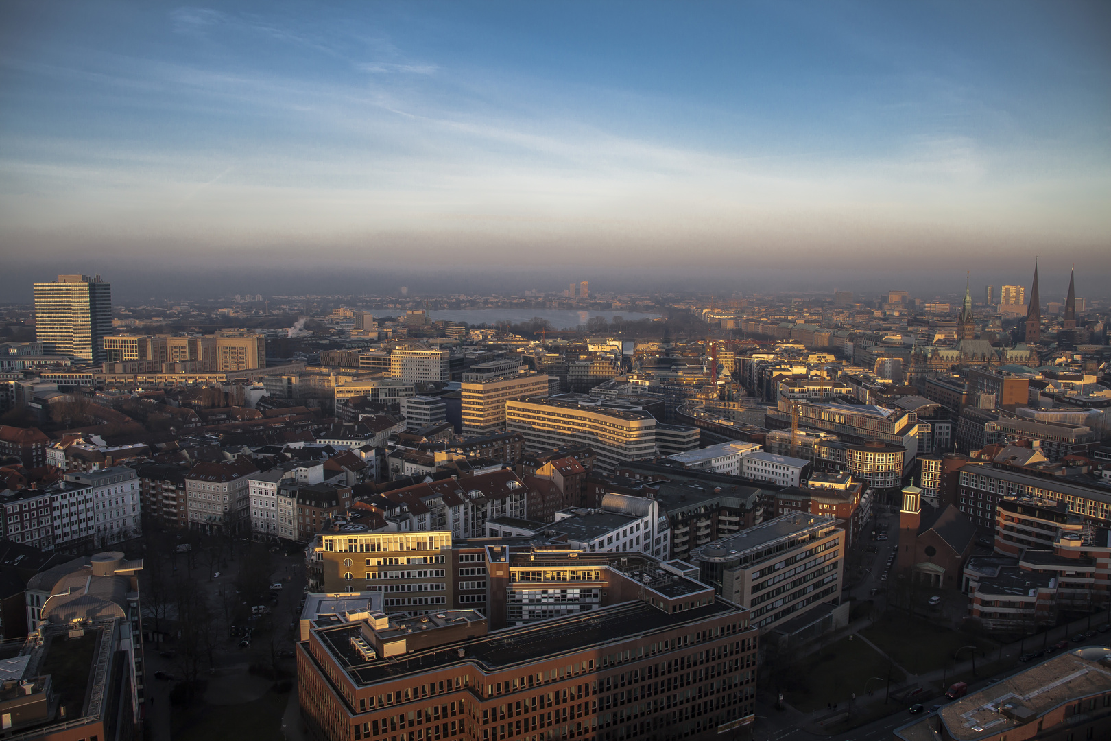 Hamburg Langer Schatten vom Michel