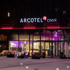 Hamburg - Nachts auf St. Pauli Reepbahn- Arcotel Onyx