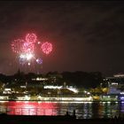 Hamburg nachts mit Feuerwerk