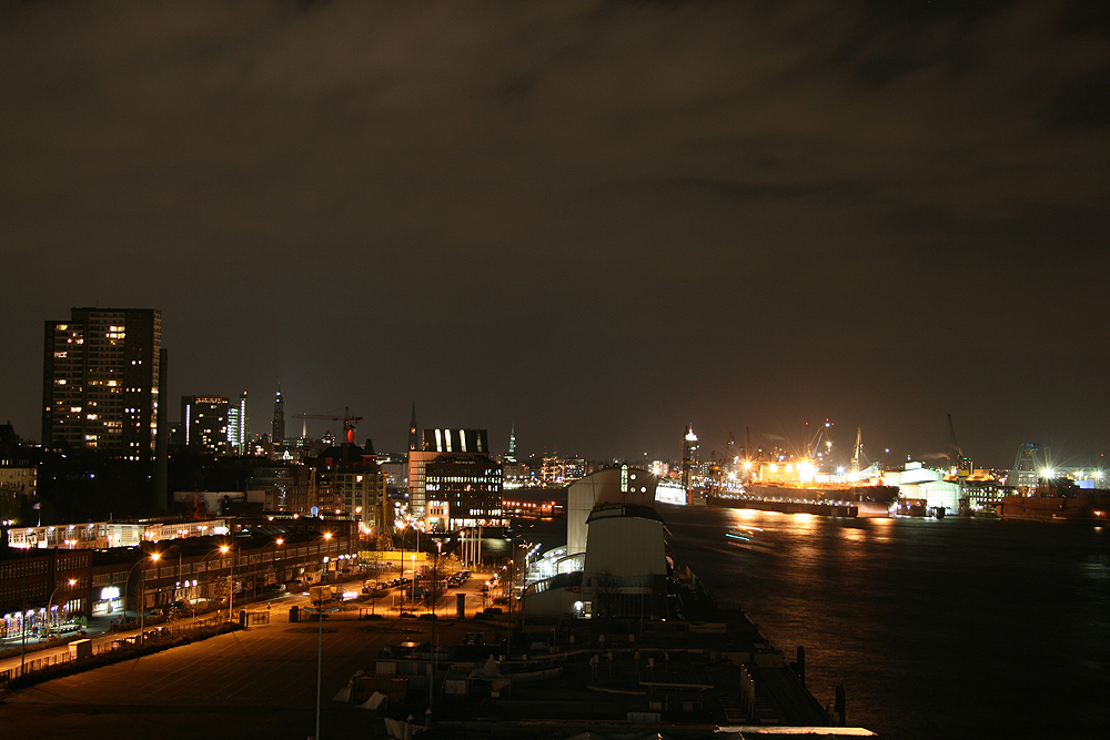 Hamburg @ night