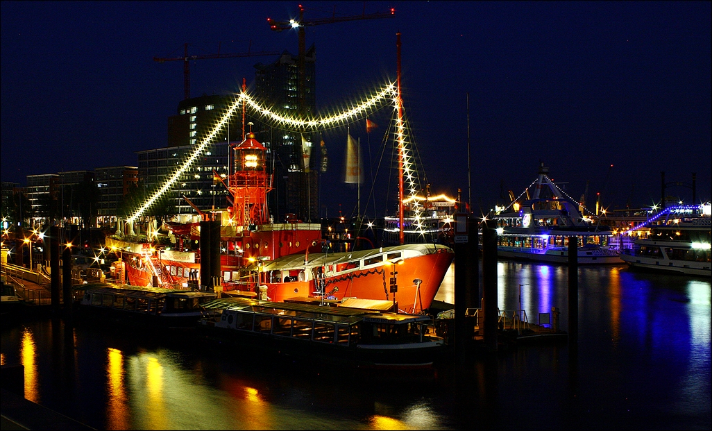 Hamburg @ Night.