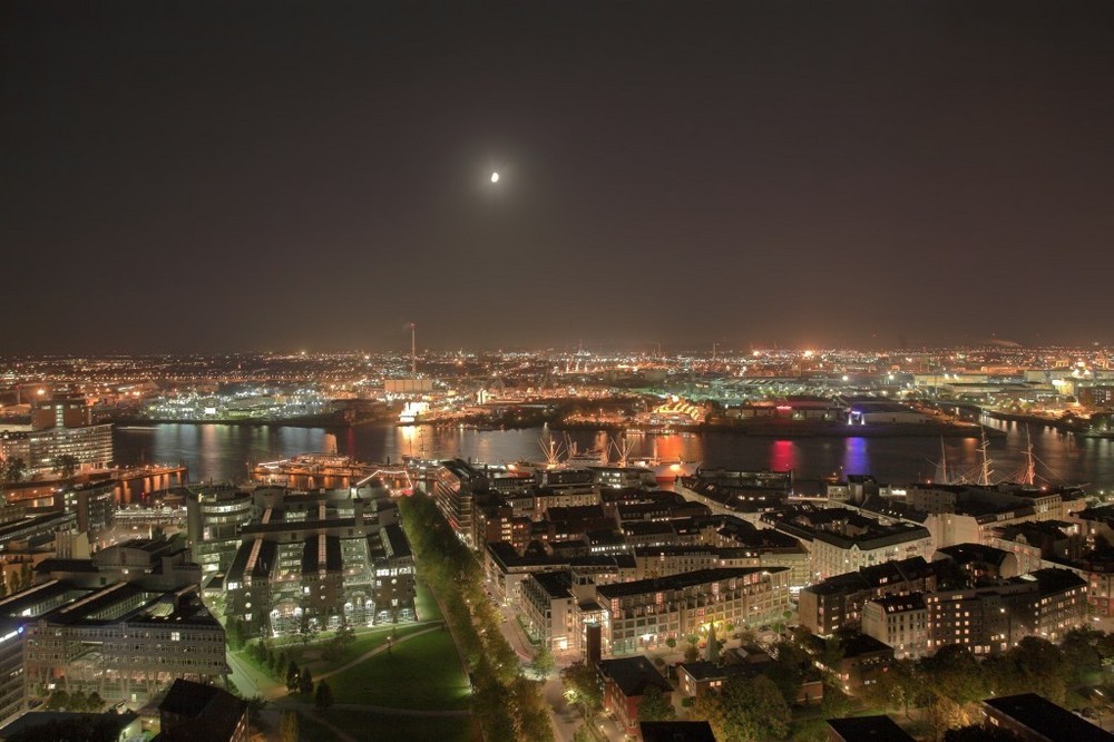 Hamburg @ Night