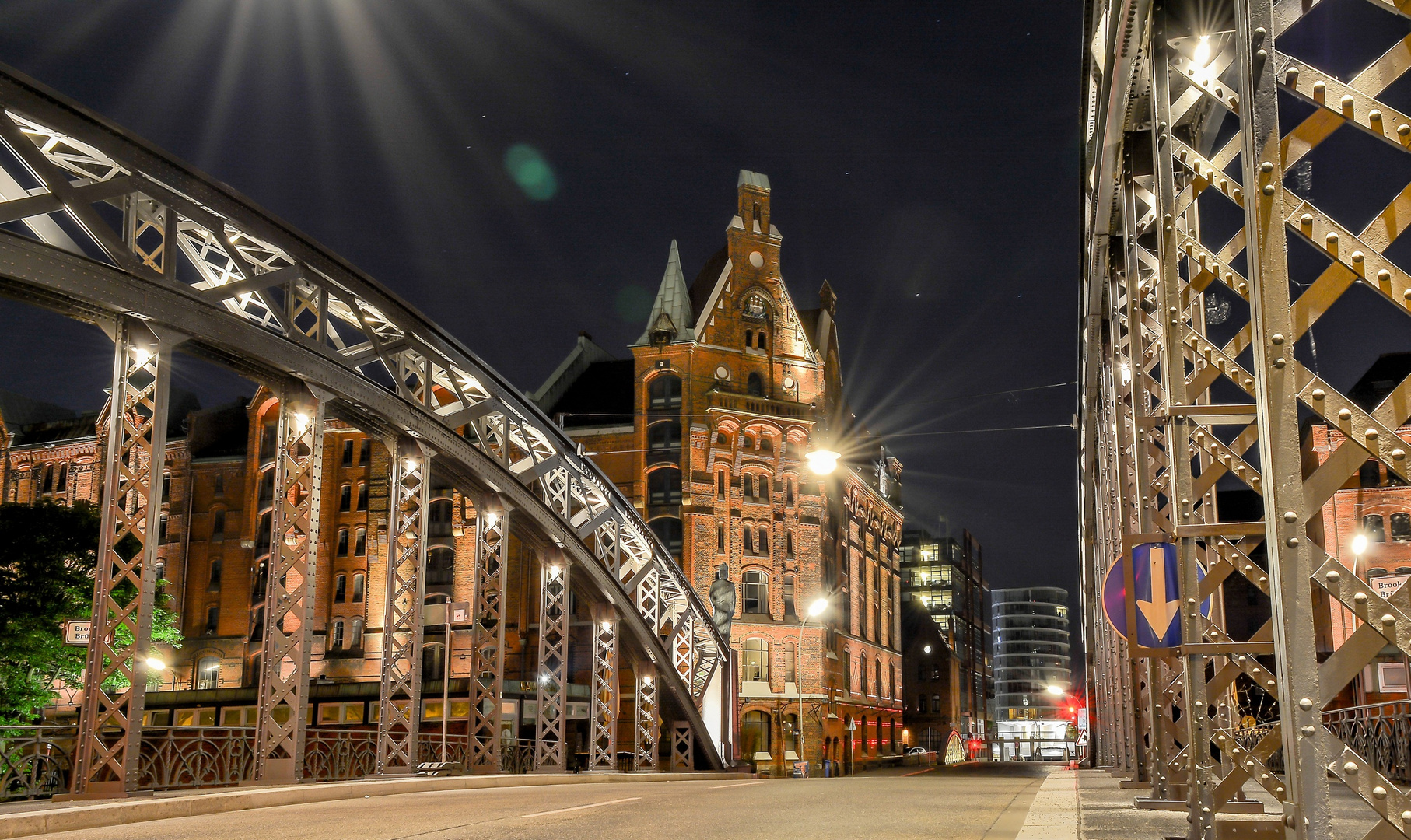 HAMBURG NIGHT VIEW