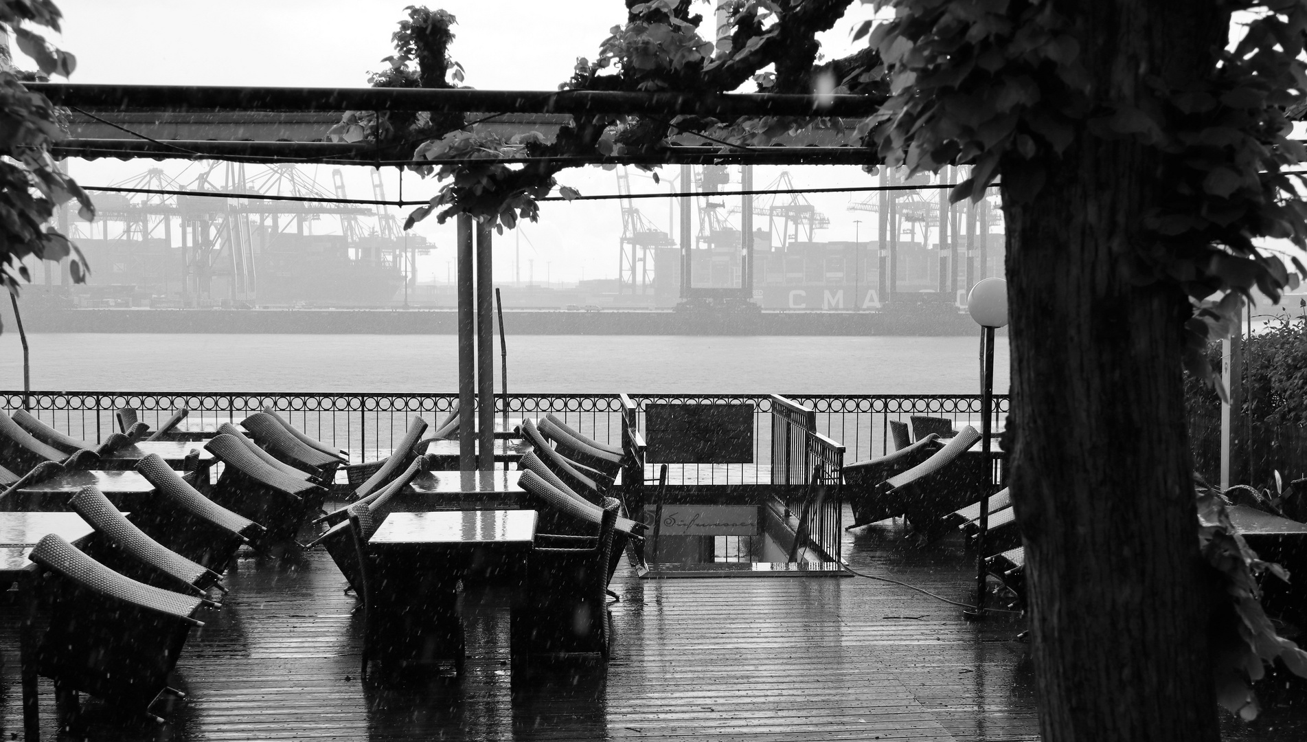 Hamburg Ovelgönne im Regen