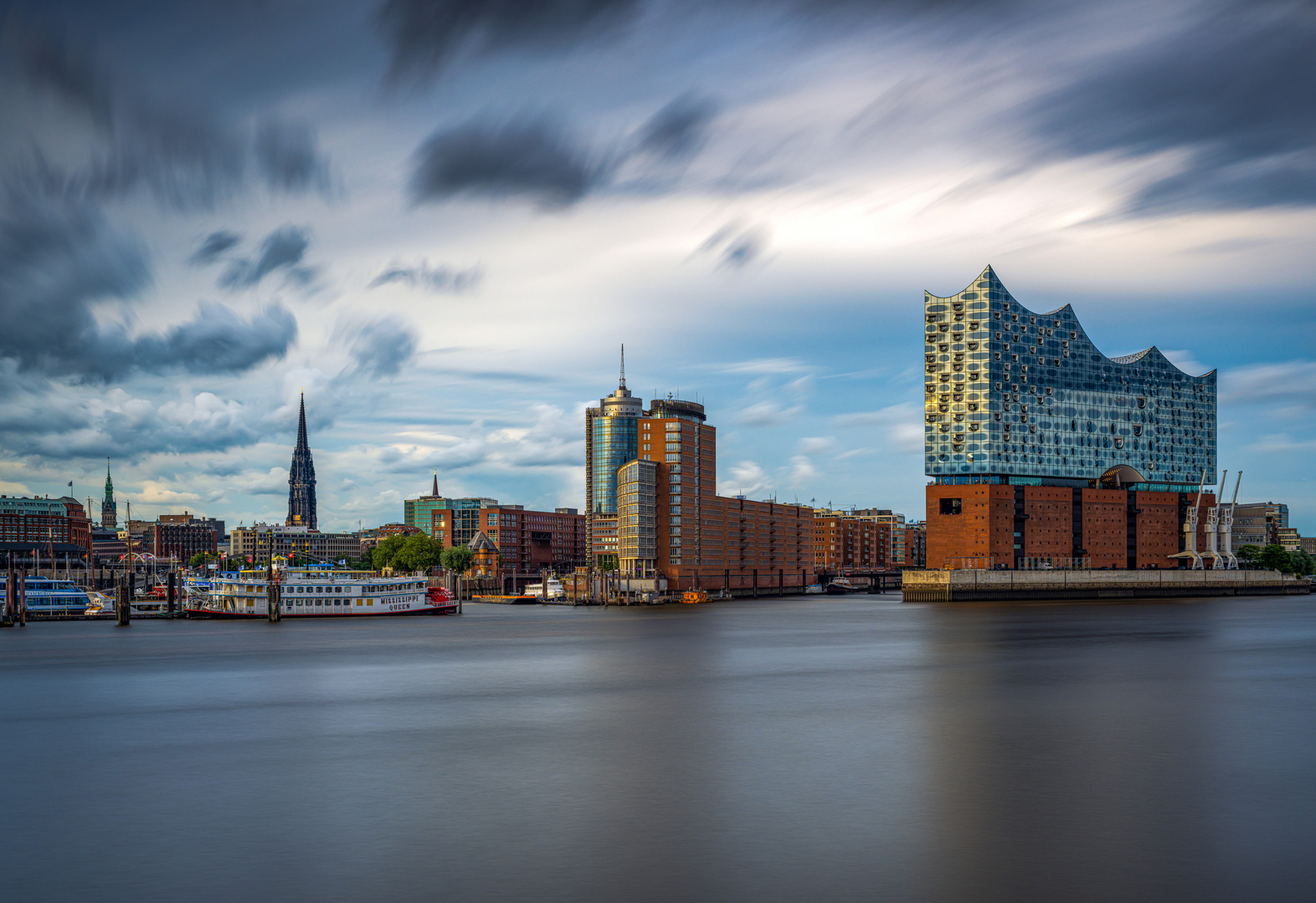 Hamburg Panorama Elbphilharmonie Elbe