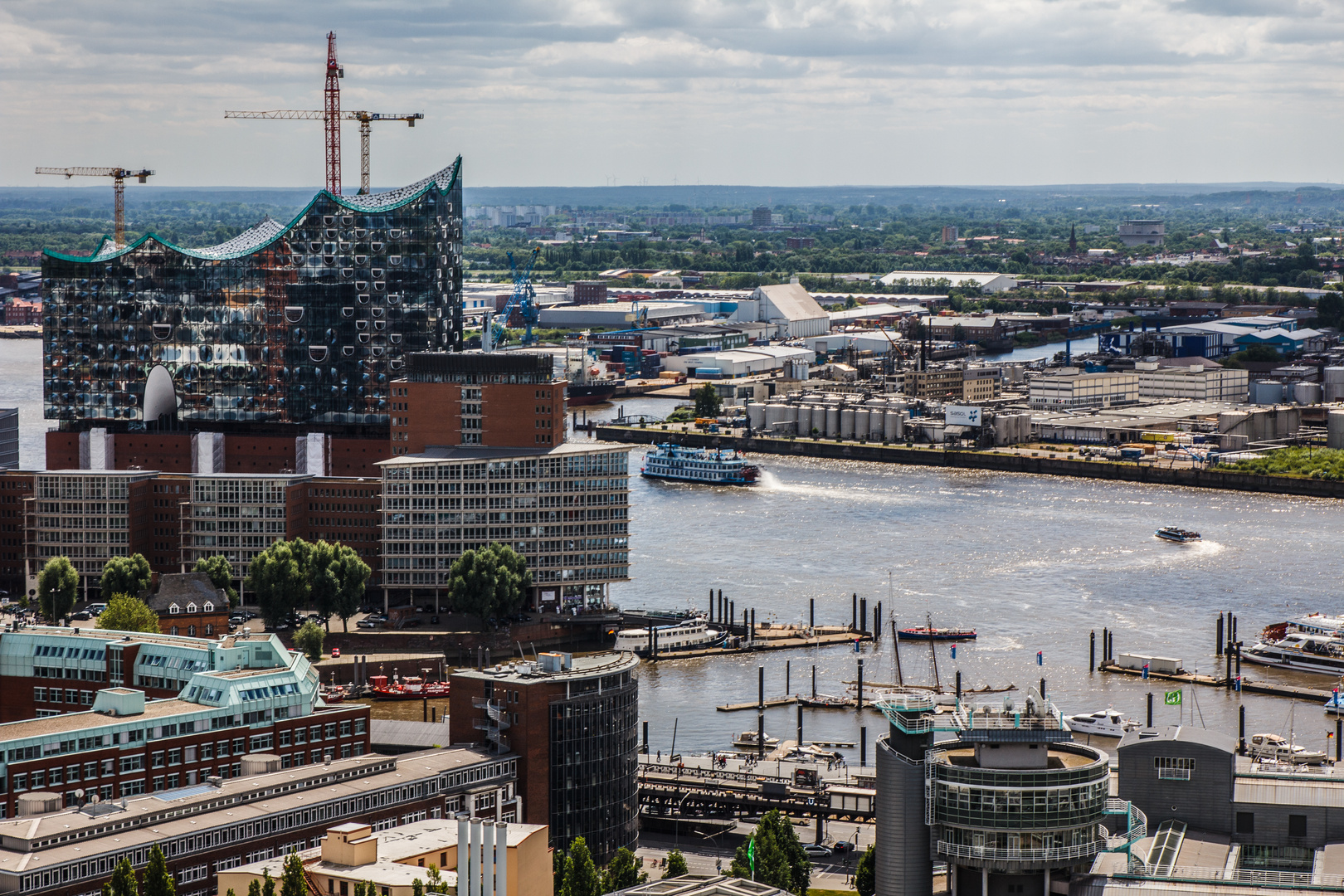 Hamburg-Panorama mit Elbphilharmonie