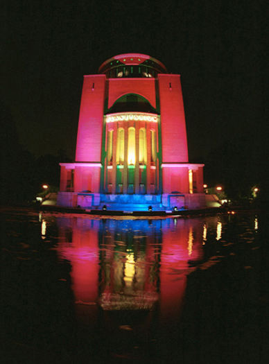 Hamburg Planetarium bei Nacht