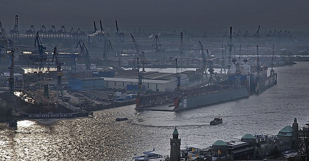 Hamburg Port Autumn