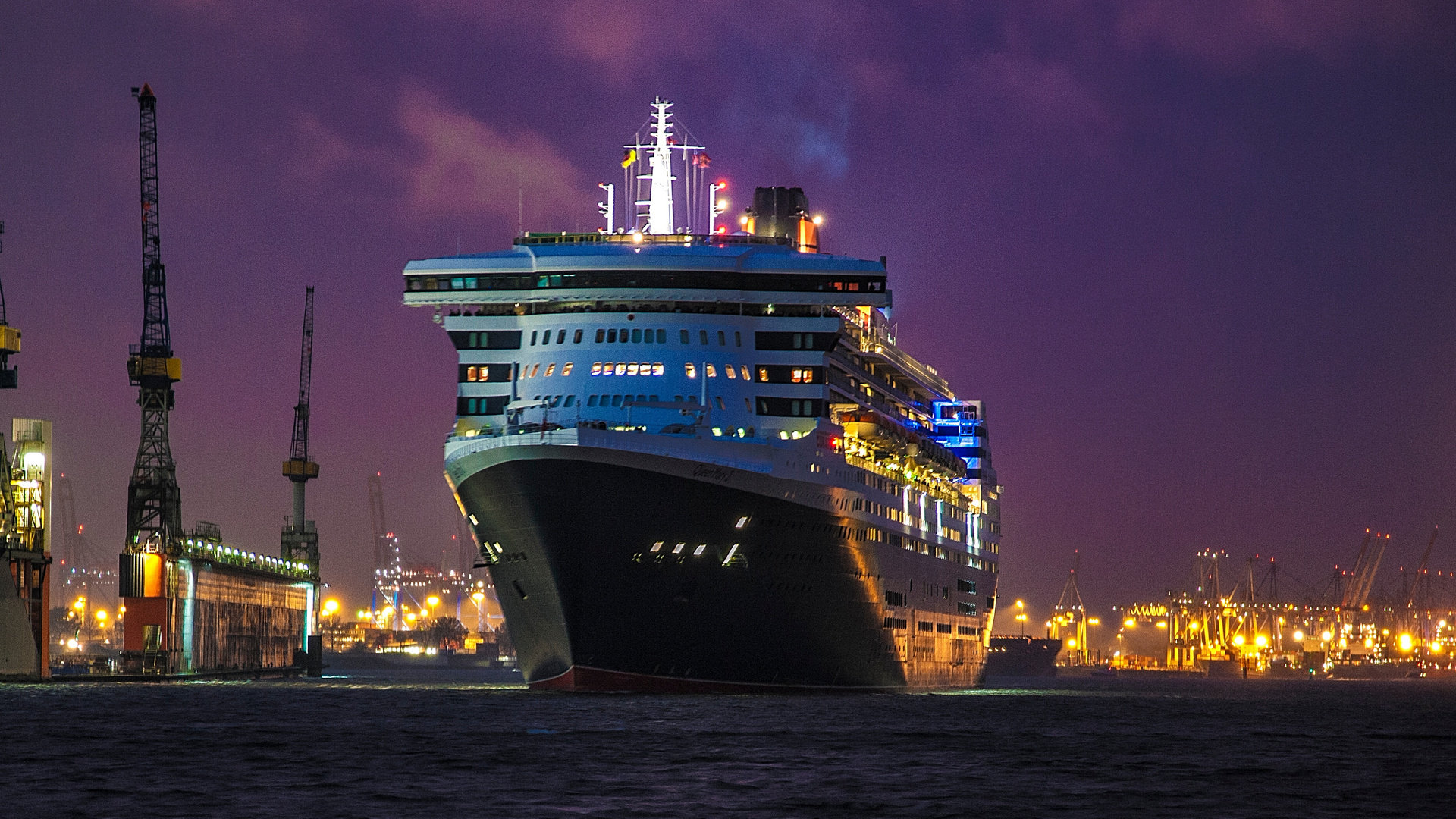 Hamburg / Queen Mary 2 / 2013 - 1