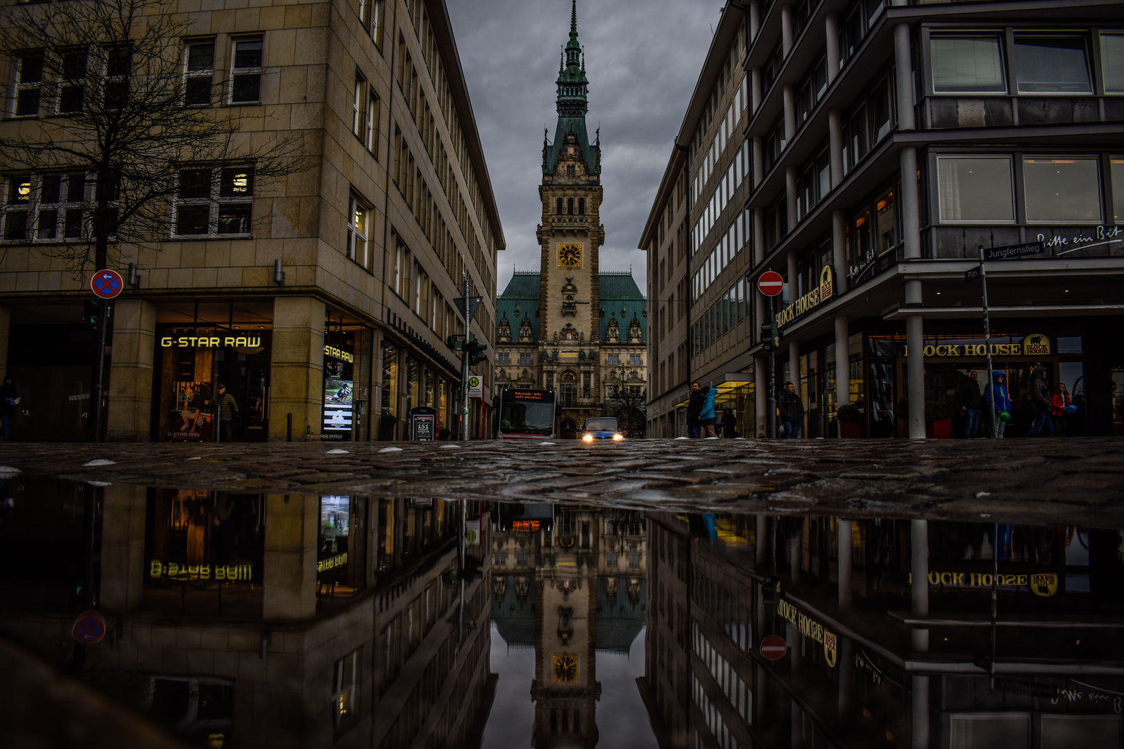 Hamburg Rathaus Reflexion