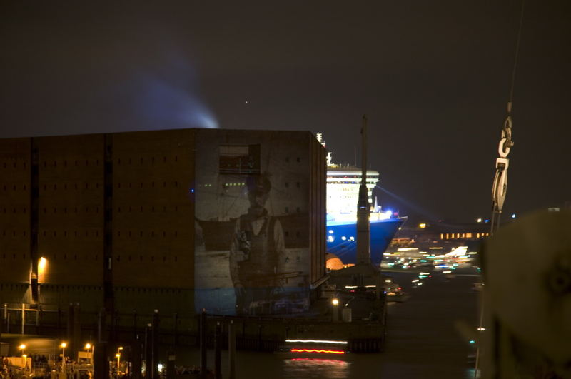 Hamburg sagt: „Tschüs, QM2!" 4