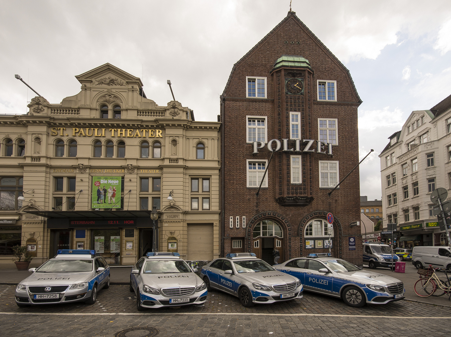 Hamburg - Sankt Pauli - Reeperbahn - Police Station Davidwache - 06