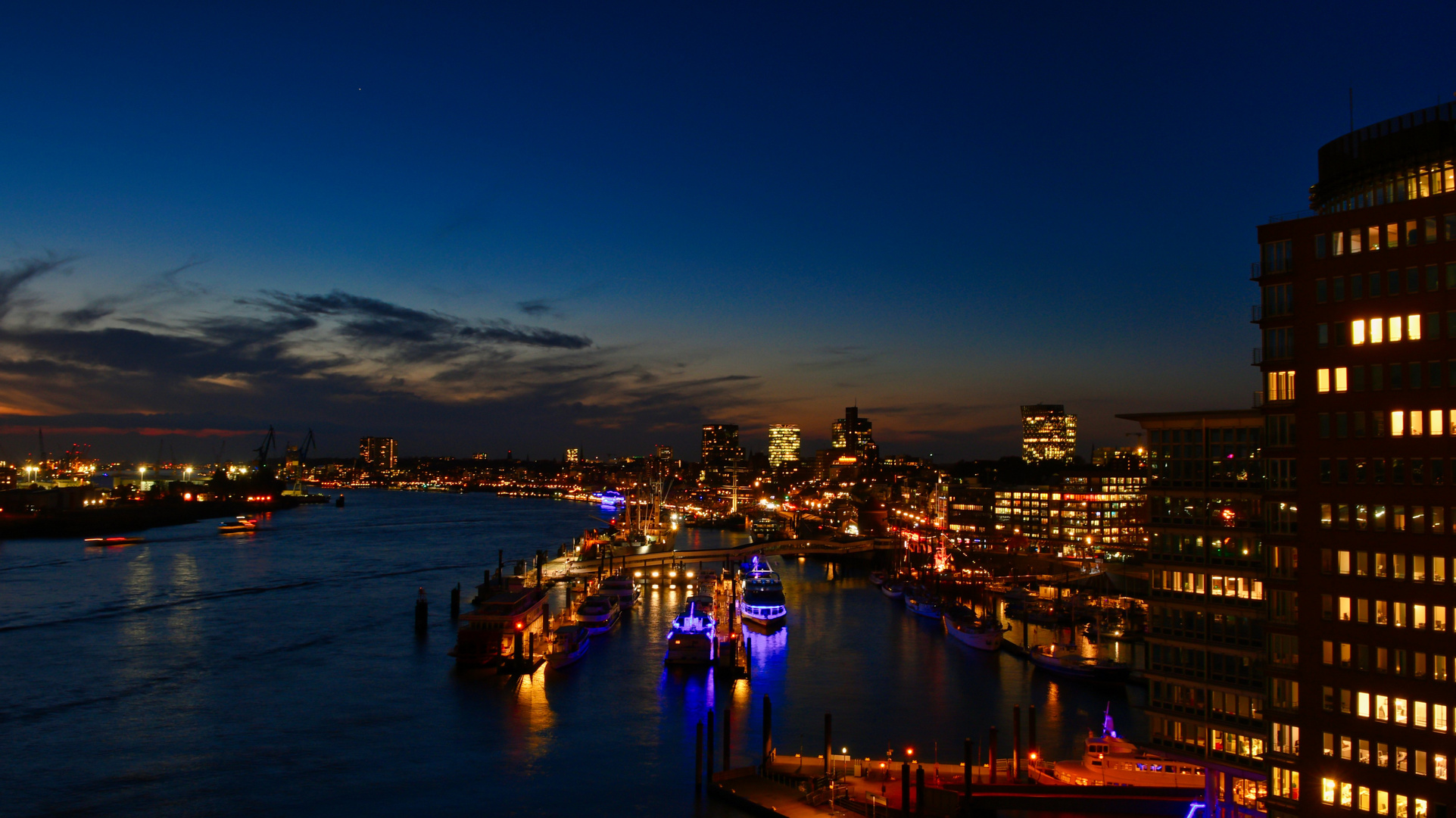 Hamburg Skyline