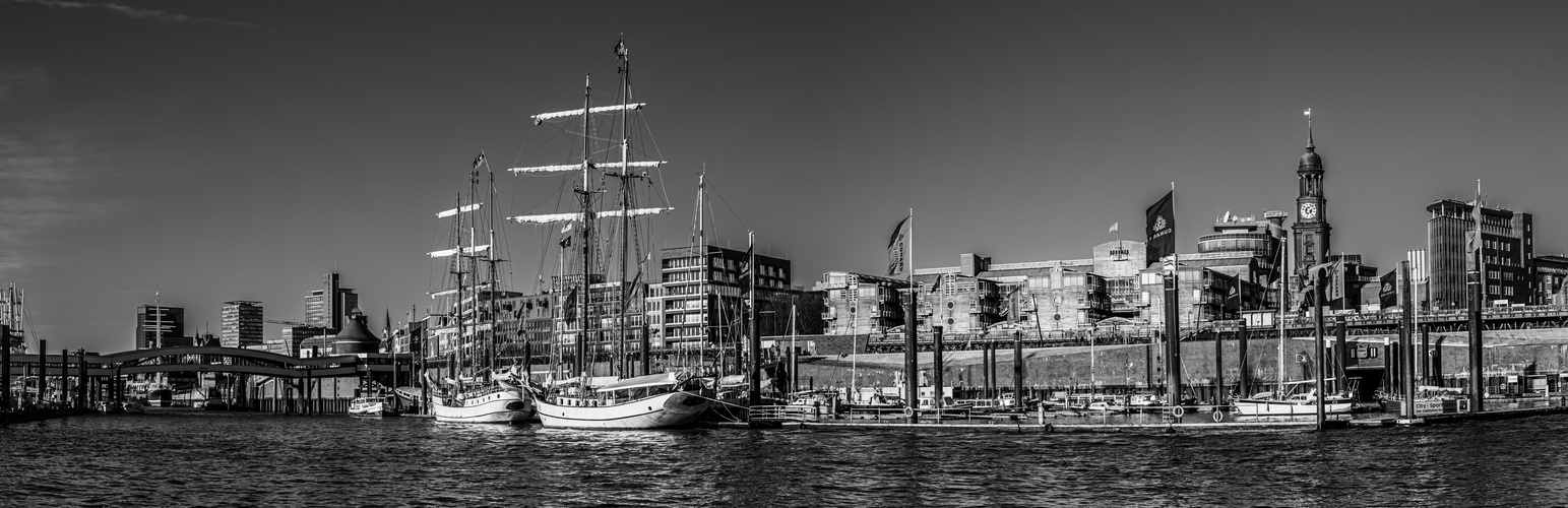 Hamburg Skyline