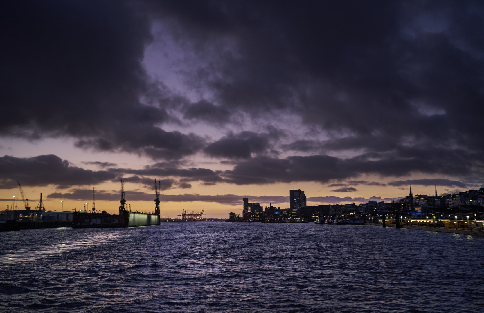 Hamburg Sonnenuntergang