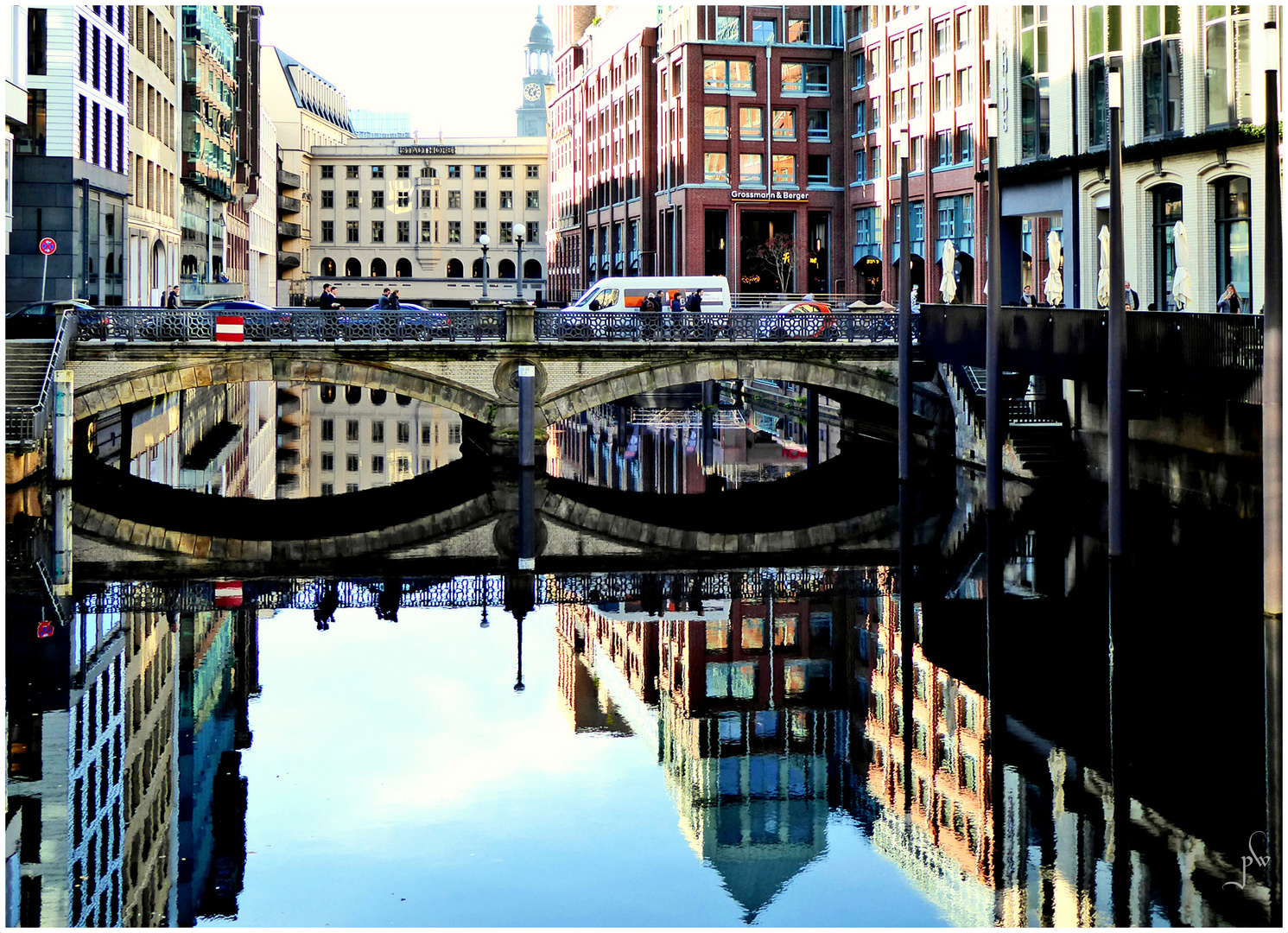 Hamburg - Spaziergang - Fleetspiegelung