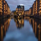 Hamburg Speicherstadt beim Sonnenuntergang / Hamburg warehouse district at sunset