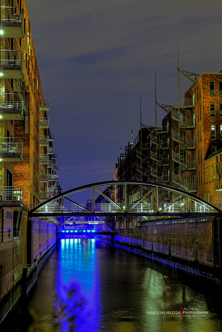 Hamburg Speicherstadt / Hafencity bei Nacht