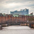 Hamburg - Speicherstadt mit Elbphilharmonie im Hintergrund