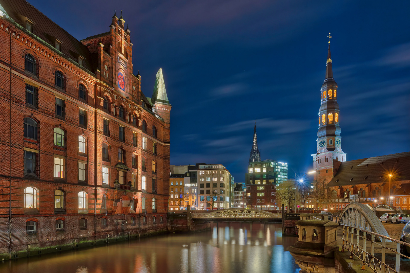 Hamburg Speicherstadt und Hauptkirche St. Katharinen