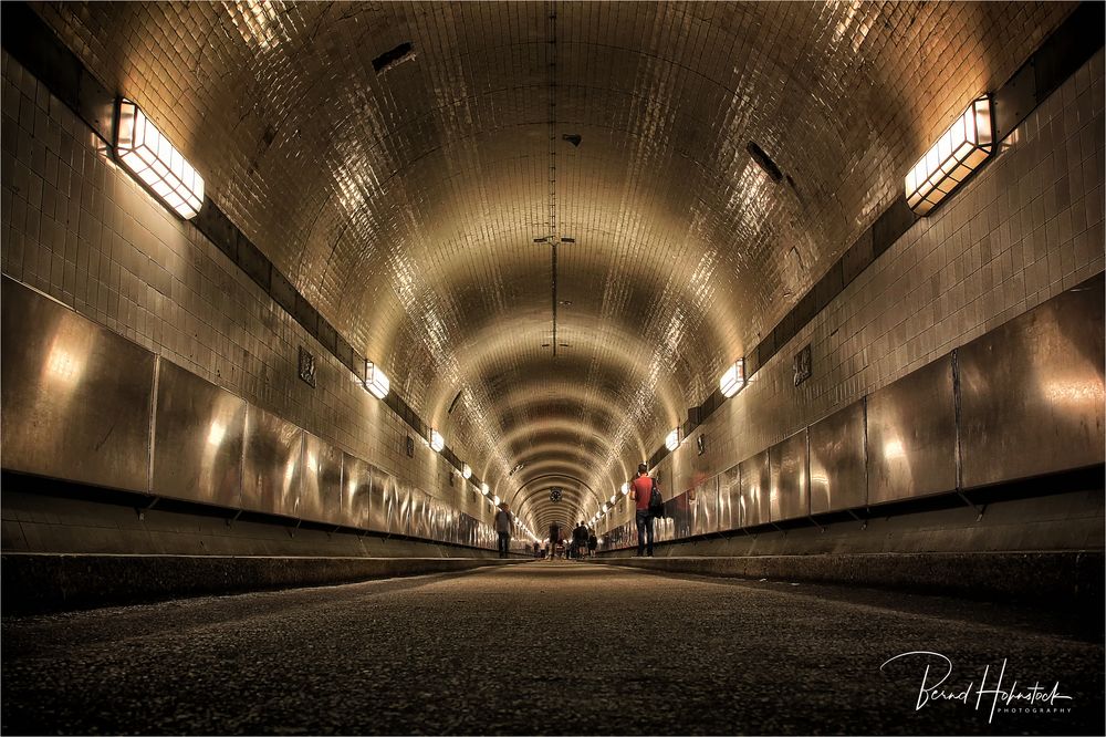 Hamburg .... St. Pauli-Elbtunnel