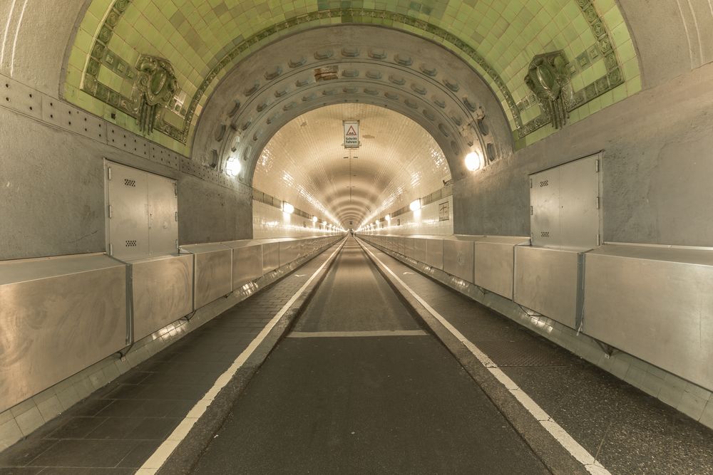 Hamburg Tunnel Foto & Bild street, hamburg, elbe Bilder auf