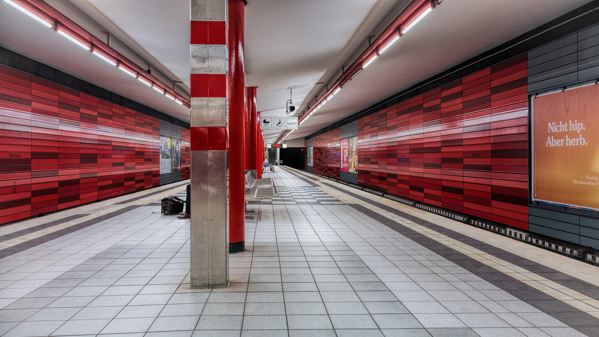 Hamburg - U-Bahn Station Wartennau