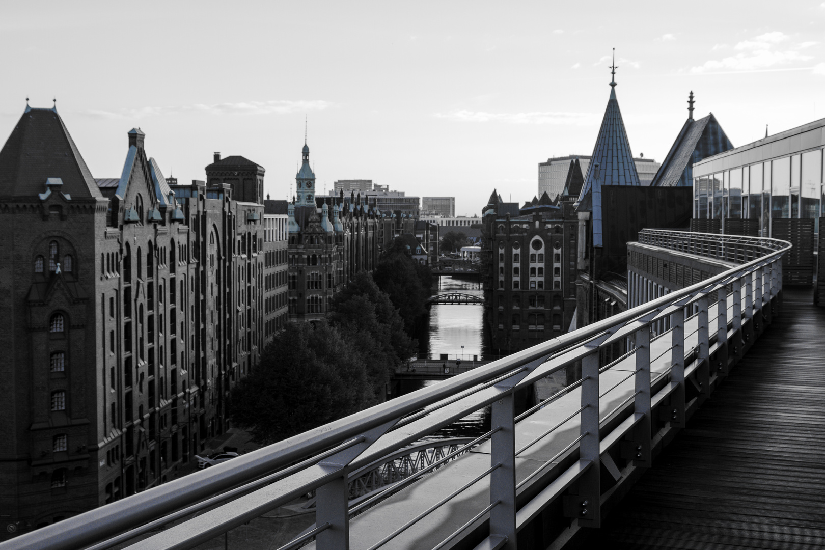 Hamburg - Über den Dächern der Speicherstadt