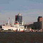 Hamburg Überseebrücke mit CAP SAN DIEGO