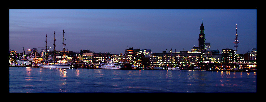 Hamburg vom anderen Ufer ll