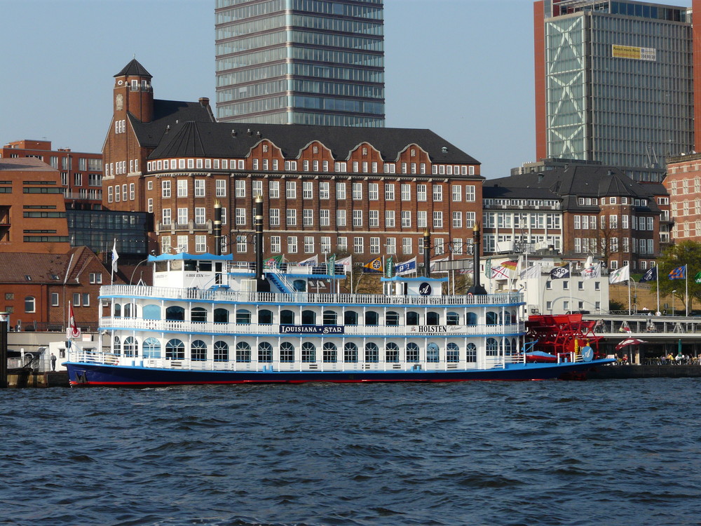 Hamburg vom Hafen aus