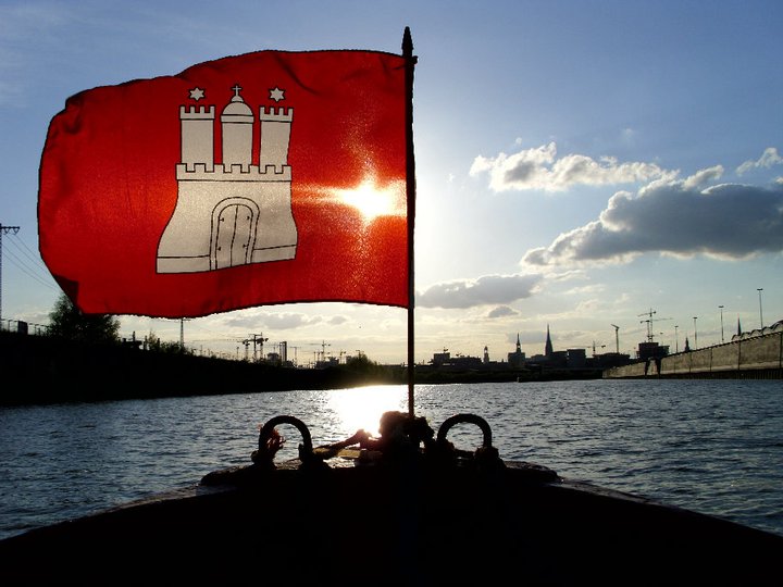 hamburg zeigt flagge